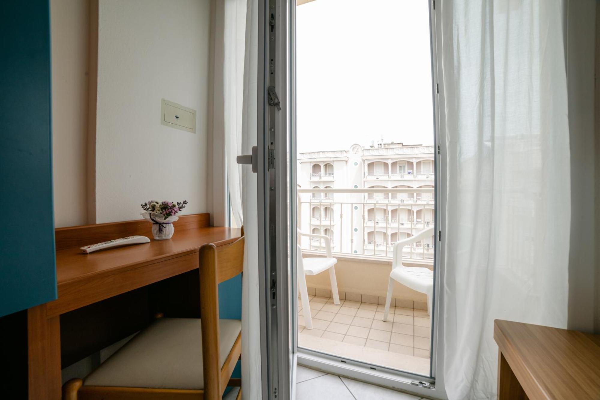 Hotel Golf Каттолика Экстерьер фото