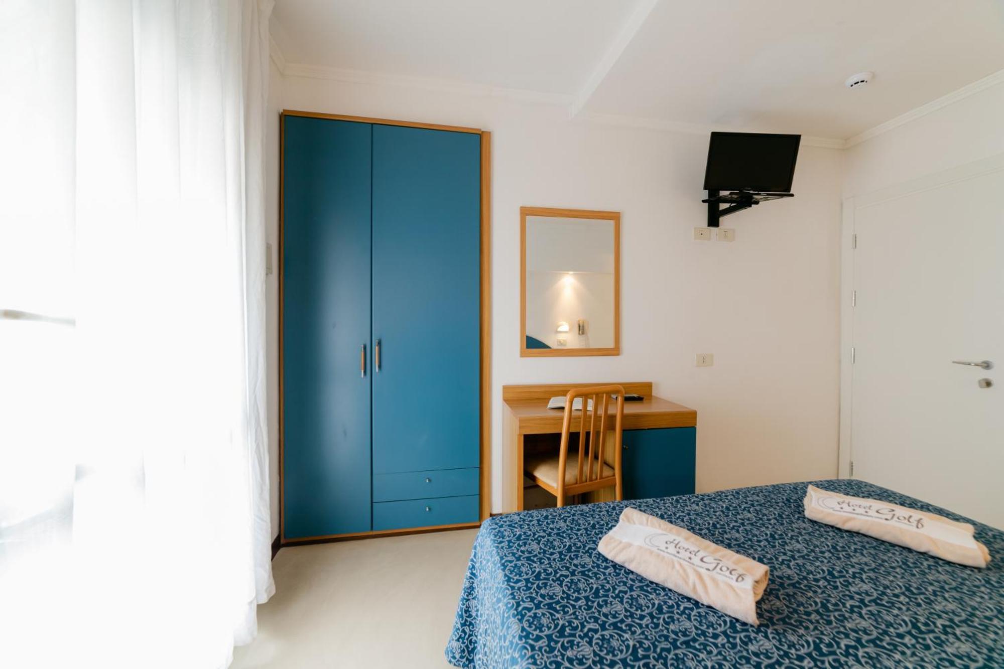 Hotel Golf Каттолика Экстерьер фото