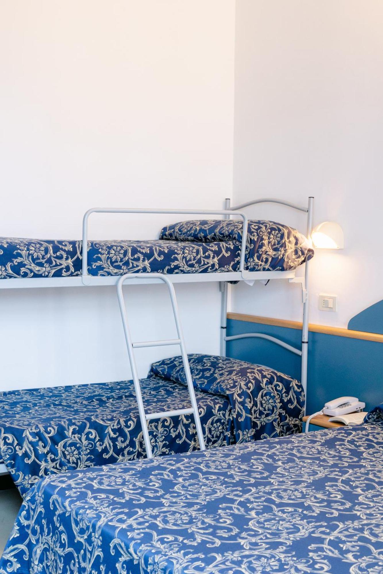 Hotel Golf Каттолика Экстерьер фото